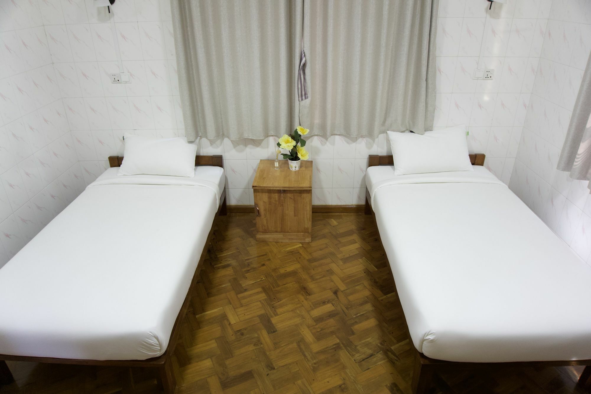 Celia Hostel Mandalaj Kültér fotó